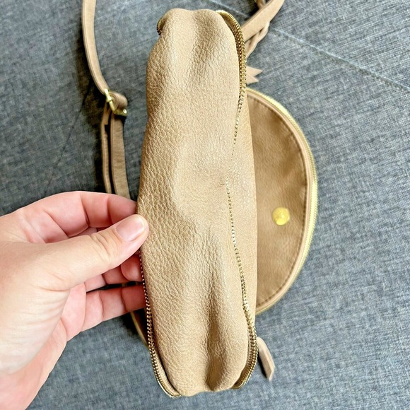 Steve Madden Crossbody Bag Tan Saddle Messenger Handbag Purse Faux Leather Suede - Picture 6 of 14